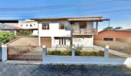 CASA 3 Quartos, 1 Suíte, 3 Vagas - Praia João Rosa