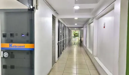 Sala Comercial com 35 m² no Kobrasol