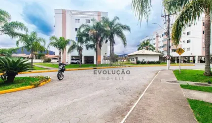 Excelente apartamento mobiliado em condomínio club!