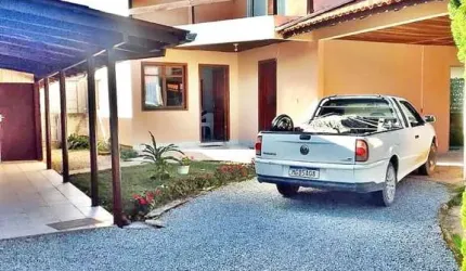 CASA 4 Quartos, 1 Sacada, 3 Vagas - São Bonifácio
