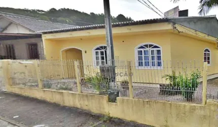 3 Casas com 3 e 2 Quartos com Suítes - Praia Comprida
