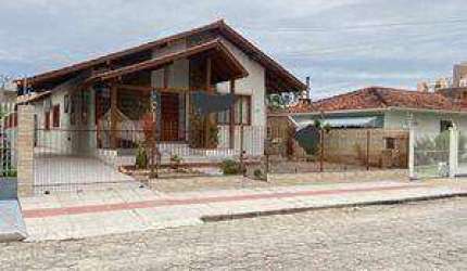 Casa 3 Dormitórios, 1 Suíte, Vagas, Centro, Palhoça/SC: