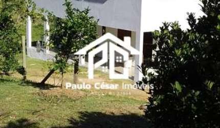 Sítio com 7 alqueires, casa sede com 04 quartos sendo 02 suítes, salão de festas, casa de caseiro, lagoa, campo de futebol, galpão para criação de fra
