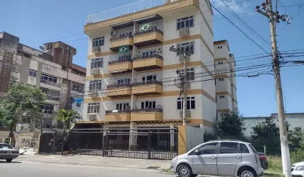 Excelente Cobertura com 05 quartos, sendo 02 suítes, uma com hidromassagem e closet, 02 salas, excelente cozinha, despensa, área de serviço, 03 banhei