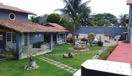 Imperdível oportunidade de investimento: Casa à venda em Araruama-RJ, Praia Seca! 12 quartos, 11 suítes, 2 salas, 14 banheiros, 13 vagas de garagem, 570m² - Pode ser usado como pousada!