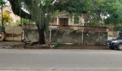 Excelente imóvel comercial medindo 1.368,00m², com 20,00m de frente para Avenida Nilo Peçanha, por 76,00m pela lateral, serve para clínica, colégios,