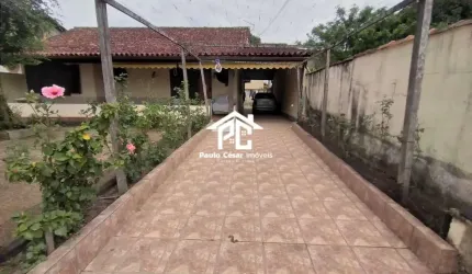 Ótima casa composta por Sala ampla, Cozinha ampla, Banheiro social, 3 quartos sendo um suíte e mais um Banheiro externo, Área gourmet com churrasqueir