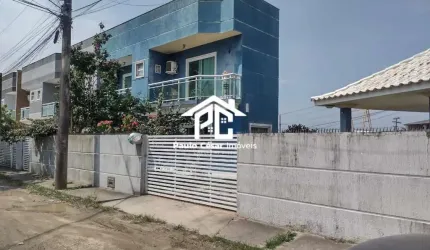 Casa Duplex com 04 quartos sendo 01 suíte ótima sala cozinha banheiro área de serviço área gourmet com churrasqueira ducha e banheiro. Ótima localizaç
