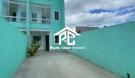 Imperdível oportunidade de adquirir casa com 3 quartos e 3 suítes no Centro de Araruama-RJ,  2 vagas de garagem!