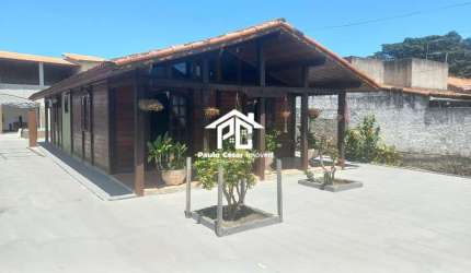 Excelente oportunidade de casa à venda em Araruama-RJ, bairro Areal: 2 quartos, 1 suíte, 1 sala, 1 banheiro, 1 vaga, 80m².