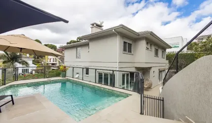 Casa Alto Padrão em Condomínio Fechado