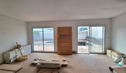 sobrado com piscina pra investidor 3 suítes construção em andamento