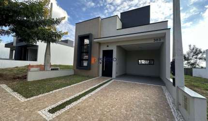 Casa térrea com 3 dormitórios e varanda gourmet sem vizinho de fundo