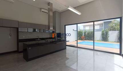 Casa Térrea com 3 Suítes + Piscina e Escritório em condomínio em Paulínia