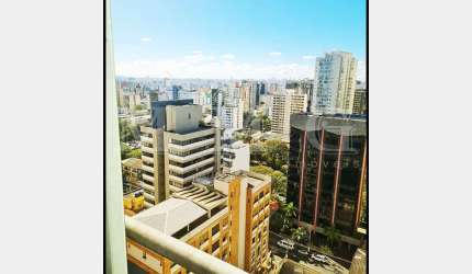 Ótima cobertura com 3 dormitórios sendo uma suíte localizado na Bala Vista.