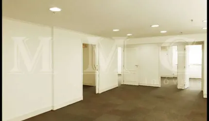 Belo conjunto comercial localizado no Jardim Paulista