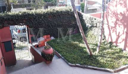 Casa térrea com terreno de 10m X 30m. Vila Mariana