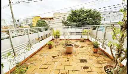 Jardim da Gloria / Vila Mariana. Sobrado com 3 quartos sendo uma suíte 2 garagens