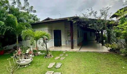 Casa em Condominio em Abrantes  -  Camaçari