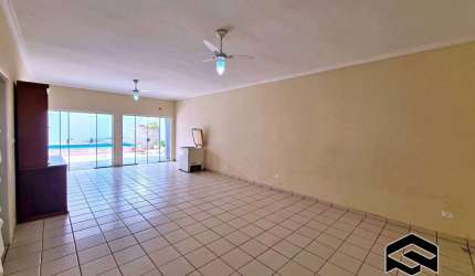ÓTIMA CASA C/ PISCINA, CHURRASQUEIRA E 03 DORMITÓRIOS