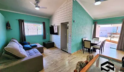 04 DORMITÓRIOS, ÁREA EXTERNA LINDA E ESPAÇOSA!