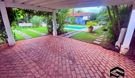 CASA TÉRREA, 05 DORMITÓRIOS E AMPLO QUINTAL COM PISCINA E CHURRASQUEIRA!