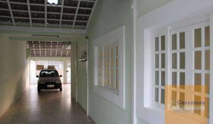 Casa com 3 dormitórios à venda, 230 m² por R$ 880.000,00 - Villa Branca - Jacareí/SP
