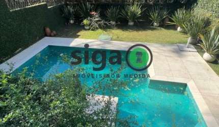 Casa a venda em condomínio fechado no Morumbi, de 420m, 3 quartos e 3 vagas.