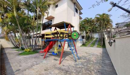 Casa a venda na Granja Viana  com 4 dormitórios