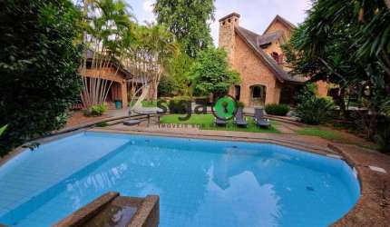 Casa em Rua Fechada a Venda no Jardim Guedala / Cidade Jardim com 5 quartos