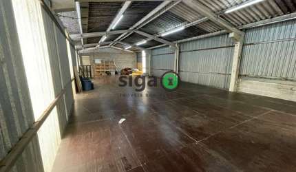 Galpão/Depósito/Armazém e 3 banheiros à Venda, 225 m²