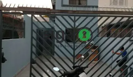 SOBRADO EM CAMPO BELO com 3 dormitórios sendo 1 suite e 2 vagas garagem