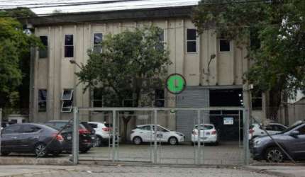 Imóvel Comercial/Industrial à Venda - Estrutura Completa com 2.194 m²