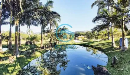 Chácara em Meio a Natureza com Lagoa, Piscina e Terreno de 4.500m² à venda em Biguaçu/SC