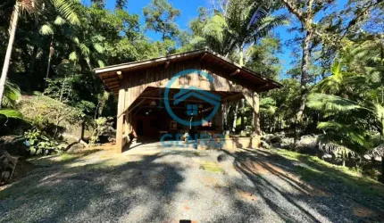 Chácara em Meio a Natureza com Cachoeira e Terreno de 6.000m² à venda em Canelinha/SC