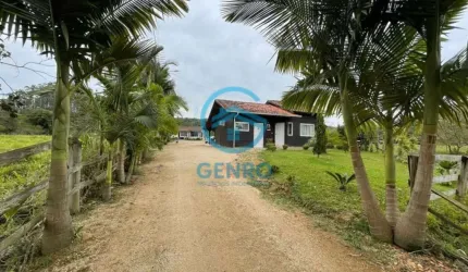 Chácara em Meia a Natureza com Piscina e Terreno de 2.500m² à venda em Canelinha/SC