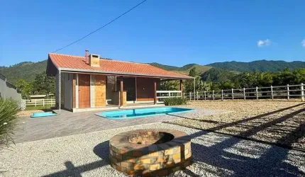Chácara em Meio a Natureza com Piscina e Terreno de 900m² à venda em Canelinha/SC