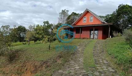 Chalé Mobiliado em Condomínio Fechado em Meio a Natrurezaà venda em Santo Amaro da Imperatriz/SC