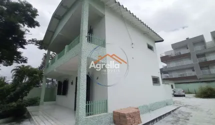 SOBRADO PRÓXIMO À PRAIA, COM ÁREA DE LAZER E CHURRASQUEIRA À VENDA EM UBATUBA