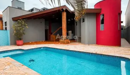 CASA COM SUÍTE MASTER COM CLOSET E BANHEIRA DE HIDROMASSAGEM EM MOGI GUAÇU - SP.