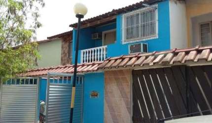 Um ótimo imóvel Três quartos em Mesquita em Condomínio R.sobrinho c/r.g.i r