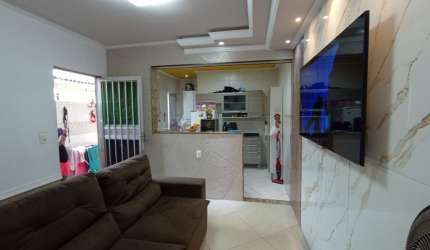 LINDA CASA COM DOIS QUARTOS EM MESQUITA