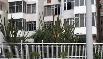 Lindo apartamento quatro quartos em Copacabana