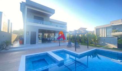 Casa de 3 dormitórios à venda, 411 m² no Condomínio Colinas do Paratehy - SJC/SP