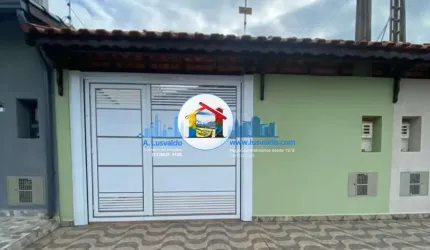 Casa com piscina em Mongaguá à 700M da praia!