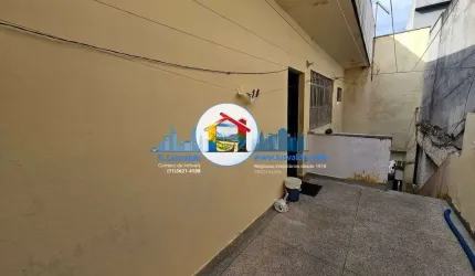 Casa com 2 dormitórios, 2 vagas e ainda outra moradia na Vila do Castelo