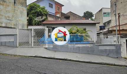Bela casa com 2 dormitórios, jardim, escritório mais 2 vagas no Jd. Calux em São Bernardo do Campo