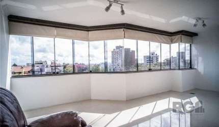 Excelente cobertura de 255m² com 3 dormitórios e 2 vagas.