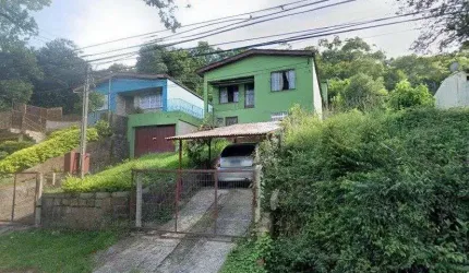 Casa 280m² - 5 dormitórios, 4 banheiros, 2 vagas no bairro Cascata