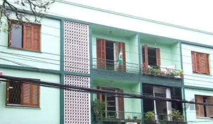 Apartamento de 2 dormitórios, mais 1 quarto de empregada, próximo a av. Teresópolis